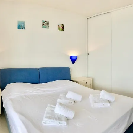 Appartement 1 Bdr With Large Sea Front Terrace & Garage Antibes