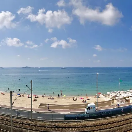 1 Bdr With Large Sea Front Terrace & Garage