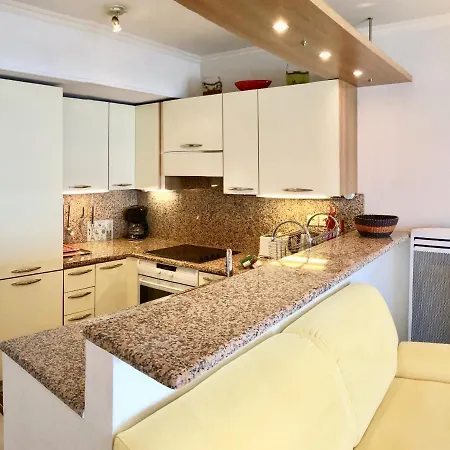 1 Bdr With Large Sea Front Terrace & Garage * Antibes