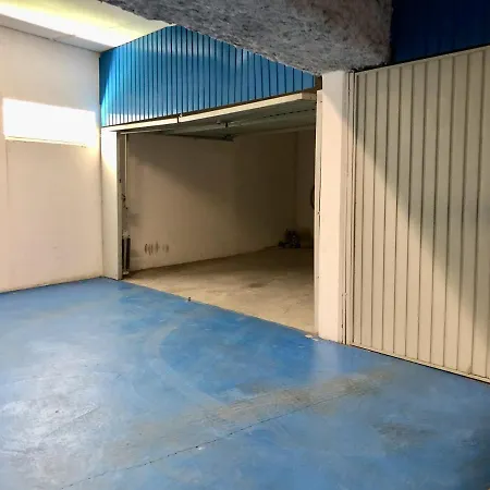 1 Bdr With Large Sea Front Terrace & Garage *